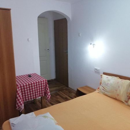 Vila Elly Piatra Neamt Luaran gambar