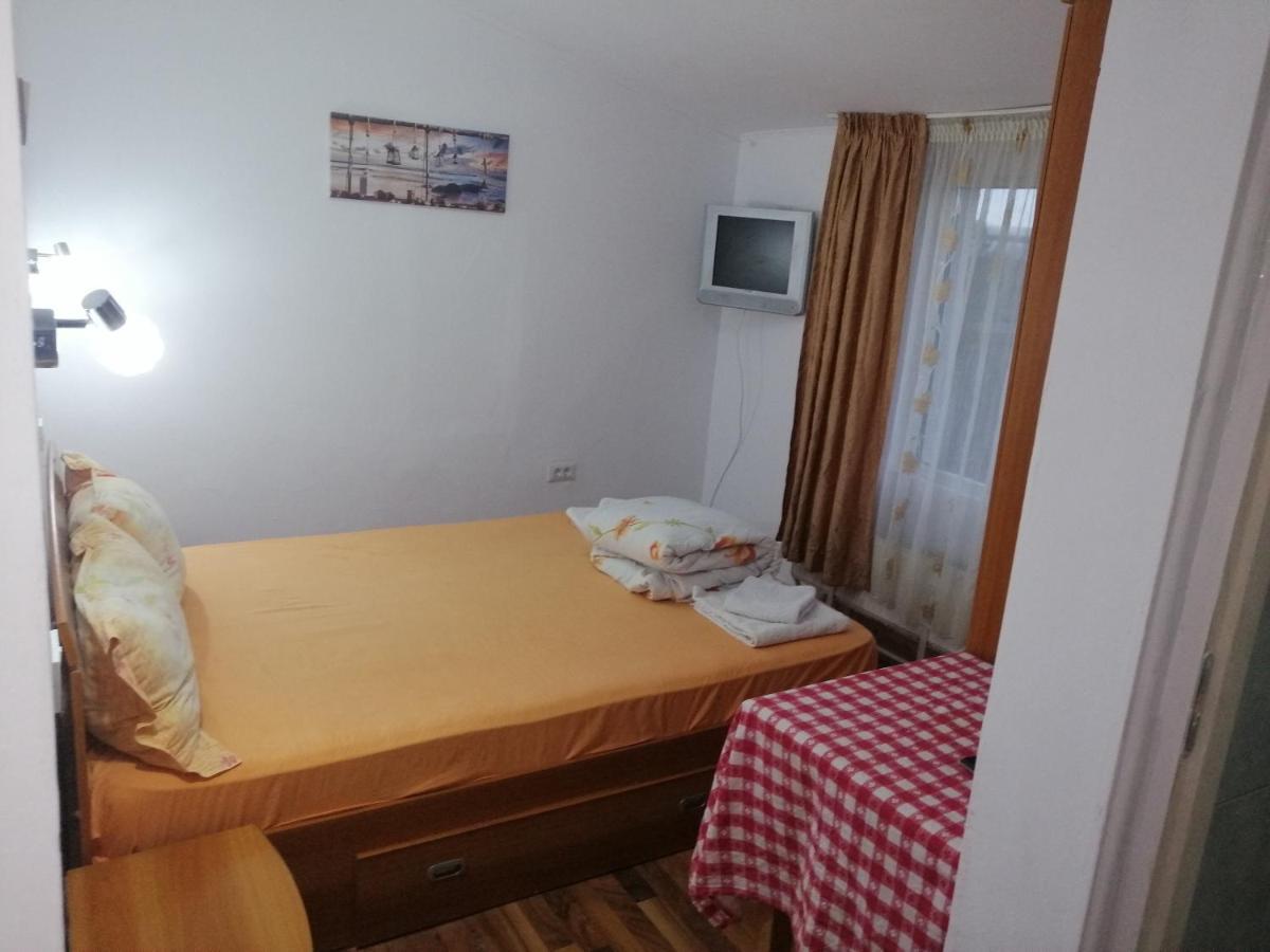 Vila Elly Piatra Neamt Luaran gambar