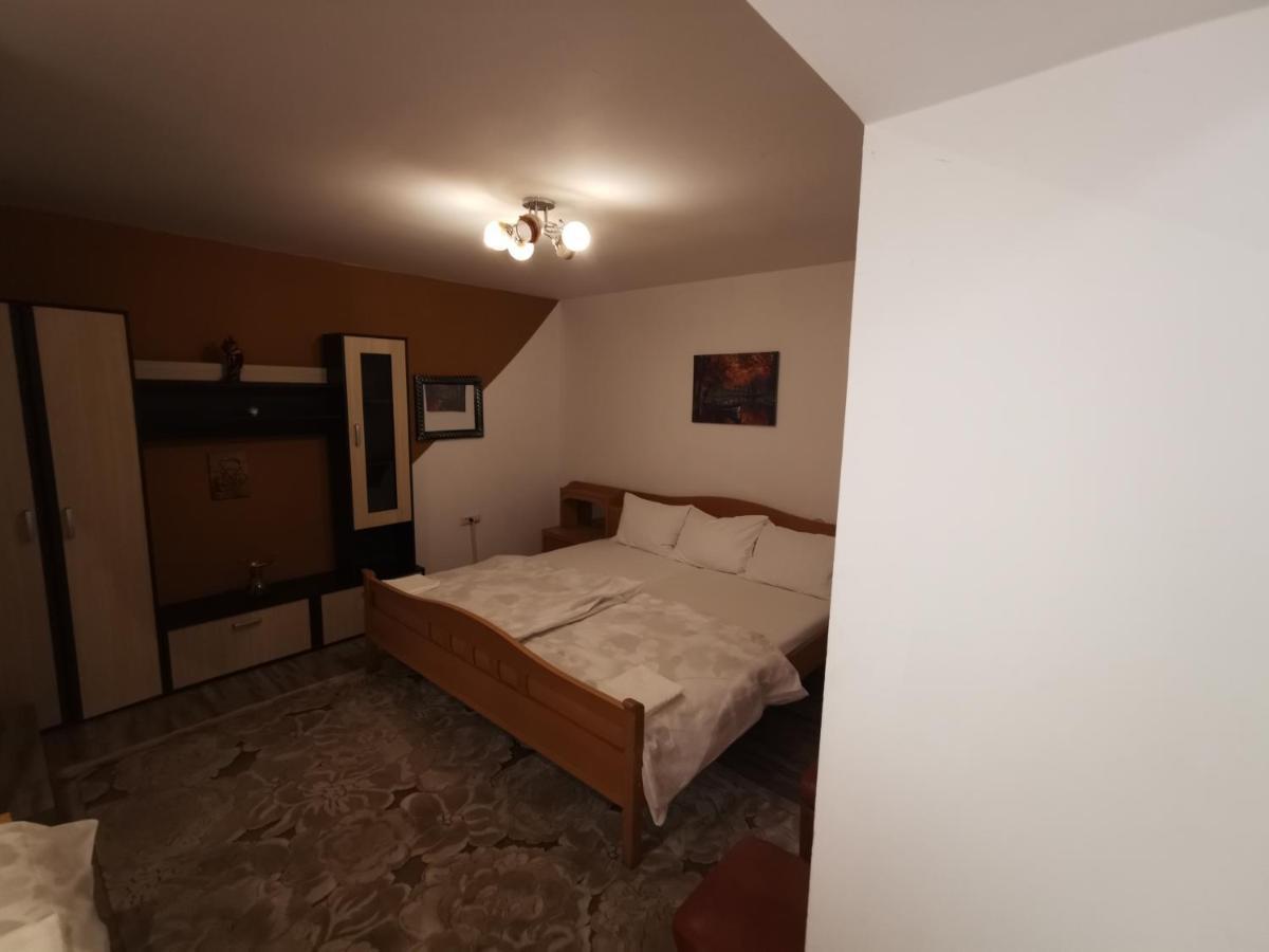 Vila Elly Piatra Neamt Luaran gambar